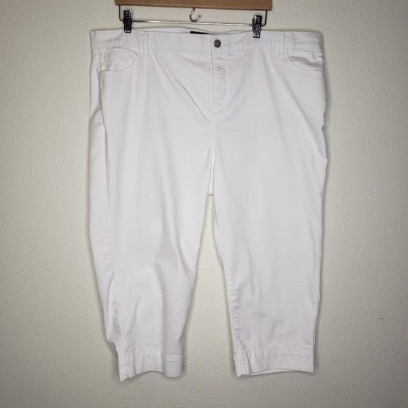 NYDJ Pants - NYDJ Not Your Daughter's Jeans White Capris NYDJ Pants - NYDJ Not Your Daughter's Jeans White Capris